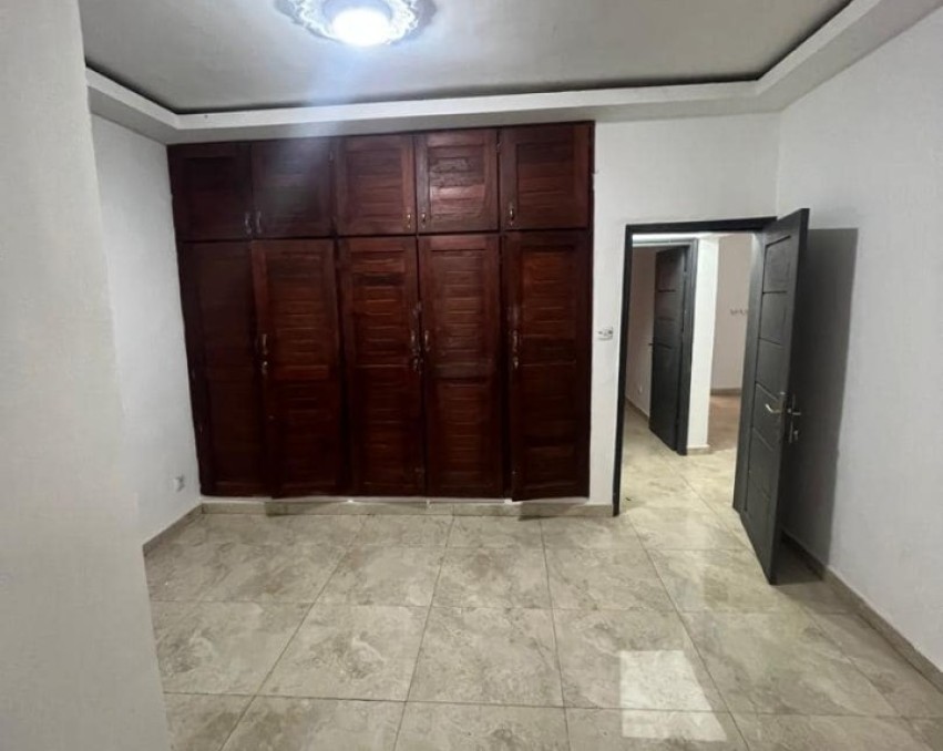 2 CHAMBRES SALON A LOUER ABIDJAN Cocody Riviera palmeraie précisément au complexe non loin de enica