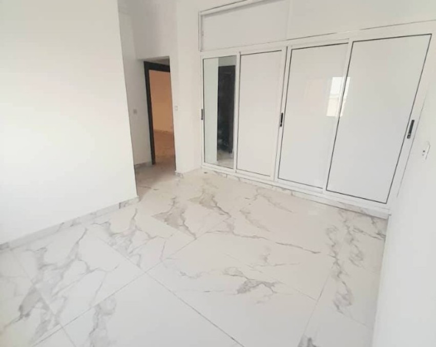 2 CHAMBRES SALON A LOUER ABIDJAN Cocody Feh kessé dans une cité bitumée bien propre et sécurisée