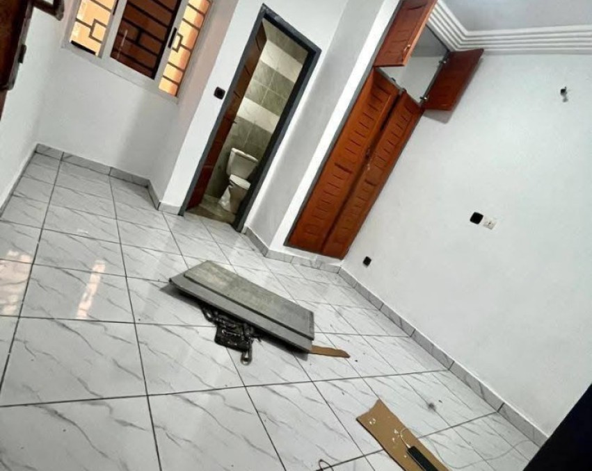 2 CHAMBRES SALON A LOUER ABIDJAN Cocody Riviera Faya route d abatta Bceao