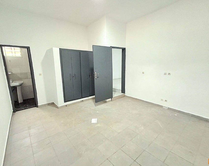 1 CHAMBRE SALON A LOUER ABIDJAN BINGERVILLE PRÈS DE  FREE WORLD HÔTEL