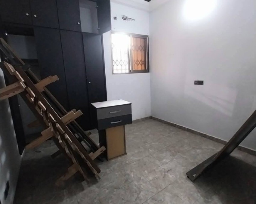 2 CHAMBRES SALON A LOUER ABIDJAN COCODY Riviera palmeraie en bordure de voie bitumé