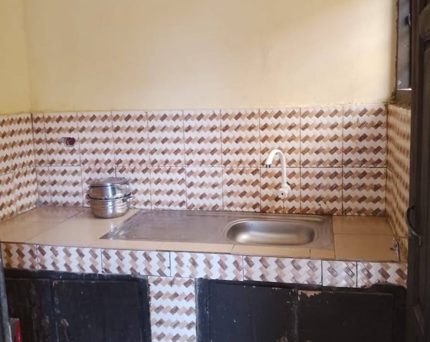 1 CHAMBRE SALON A LOUER ABIDJAN ABOBO ndotré trainou
