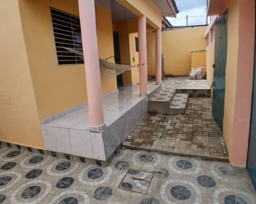3 CHAMBRES SALON A LOUER ABIDJAN Bingerville après le palais