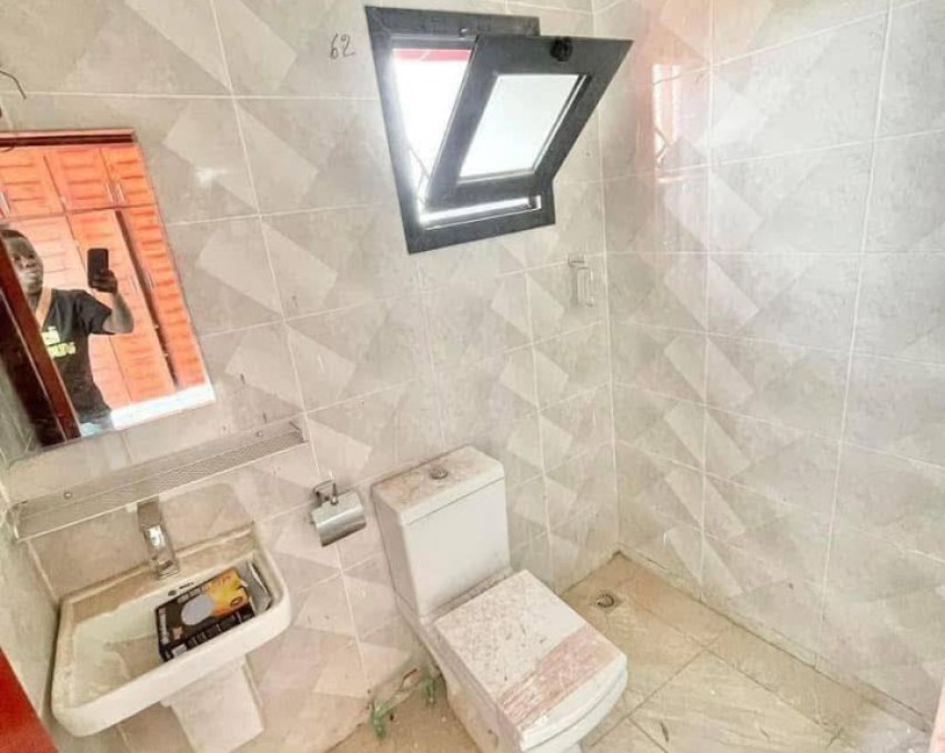 1 CHAMBRE SALON A LOUER ABIDJAN Cocody chu angre
