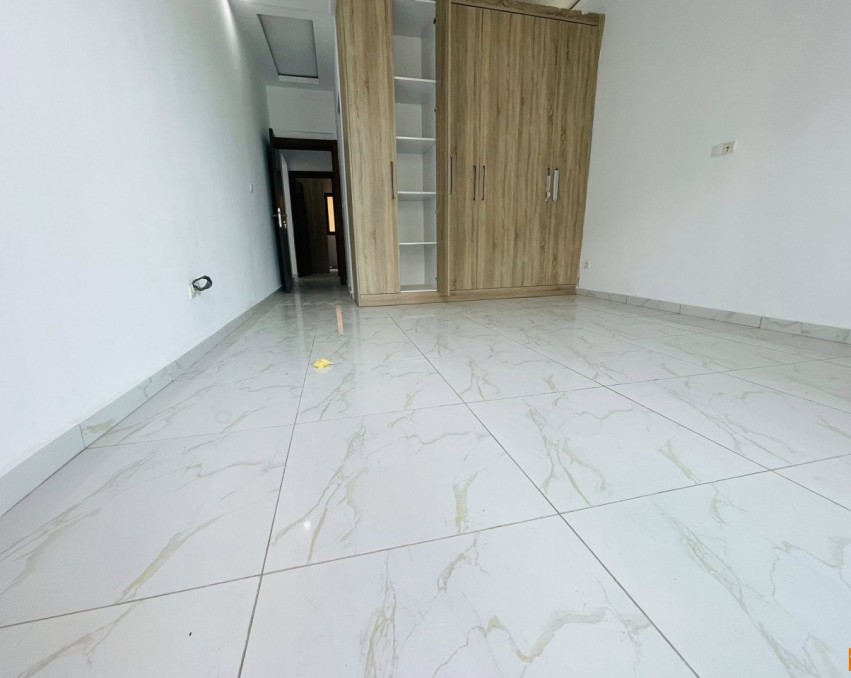 2 CHAMBRES SALON A LOUER ABIDJAN Cocody Riviera faya route abatta