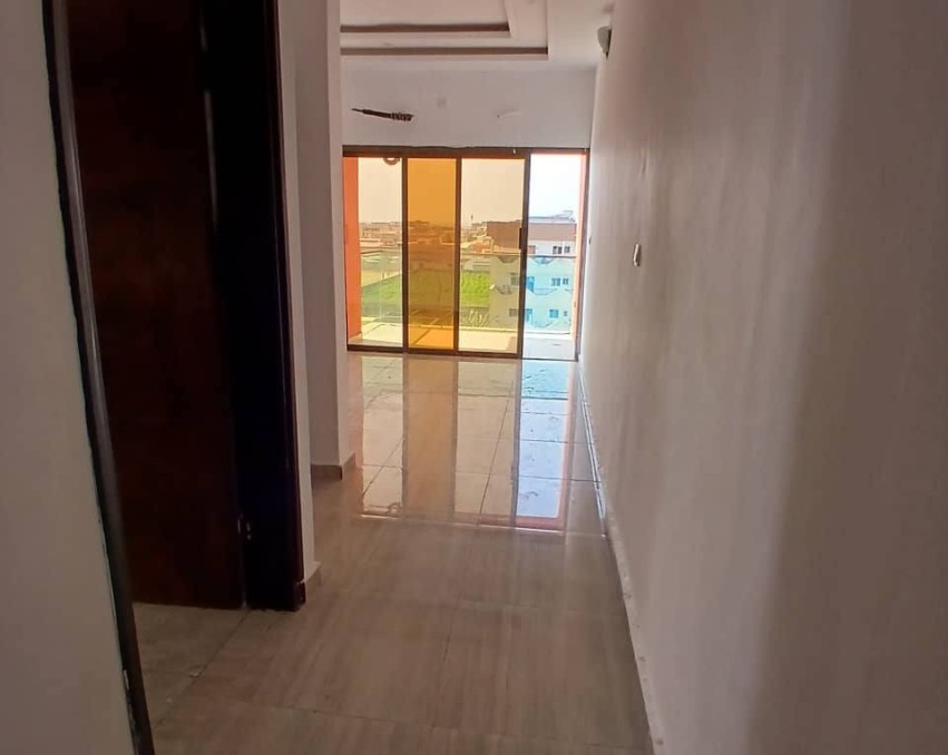 1 CHAMBRE SALON A LOUER ABIDJAN Cocody Angré CHU
