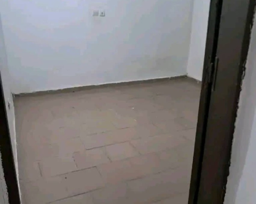 1 CHAMBRE SALON A LOUER ABIDJAN bingerville  Derrière la nouvelle gare