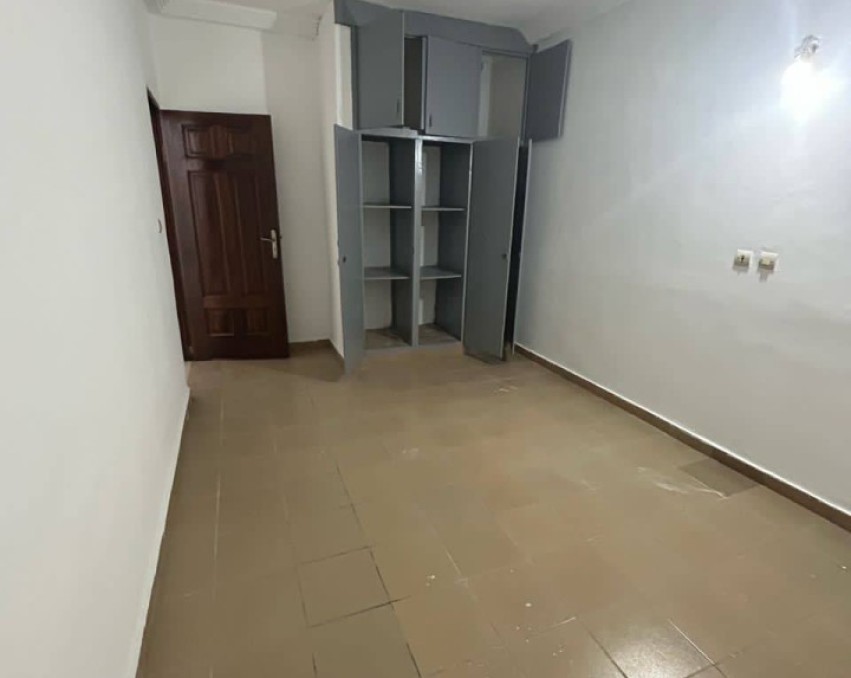 1 CHAMBRE SALON A LOUER ABIDJAN Cocody Riviera triangle