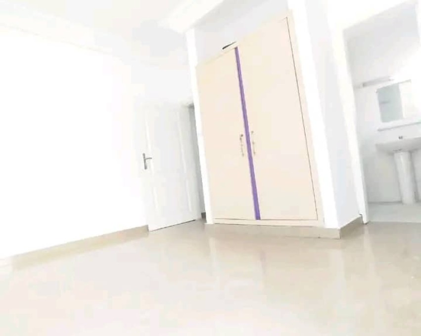 3 CHAMBRES SALON A LOUER ABIDJAN Cocody Rivera au feu du casino vers la pharmacie Andi